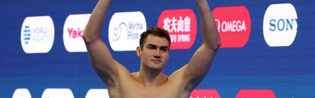 РФ и Беларусь получили право соревноваться под своим флагом в водных видах спорта