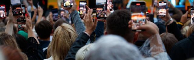 План правительства: сбор в пользу авторов при покупке смартфона вырастет до шести евро