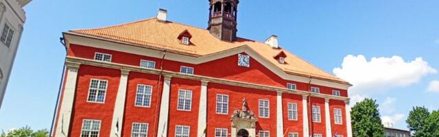 После костров — в зал заседаний: в Нарве снова перенесли сессию горсобрания
