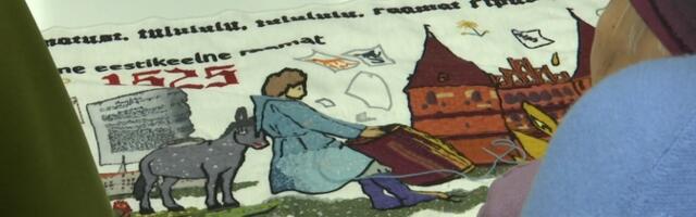 Жители уездов участвуют в создании гобелена об истории книги: полотно прибыло в Ида-Вирумаа