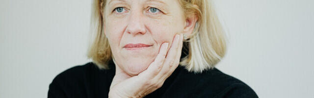 Парламентская оппозиция потребовала отставки Аккерманн с поста главы финансовой комиссии