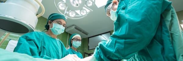 Где лечить будут? В Латвии принято решение — больницы должны работать по-новому