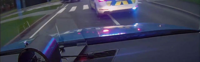 В Нарве пытавшийся скрыться от погони полиции 23-летний водитель выпрыгнул из машины на ходу