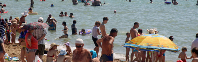 Из-за аномальной жары сгорают деревни, мучаются люди и животные