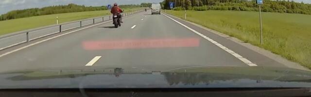ВИДЕО | Лихой маневр на трассе Таллинн - Тарту: 156 км/ч прямо на глазах дорожной полиции
