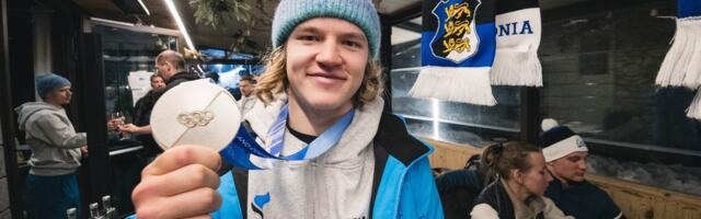 СЕГОДНЯ на DELFI | Торжественный прием серебряного призера Хенри Сильдару на главной площади квартала Ротерманна