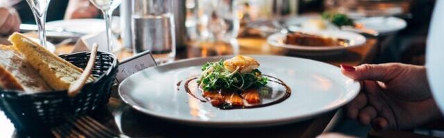 Число ночевок в Эстонии выросло, а предприятия общепита закрываются