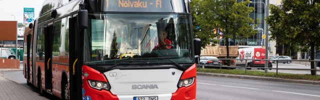 В тартуском автобусе нетрезвый мужчина приставал к 12-летней девочке и говорил непристойности