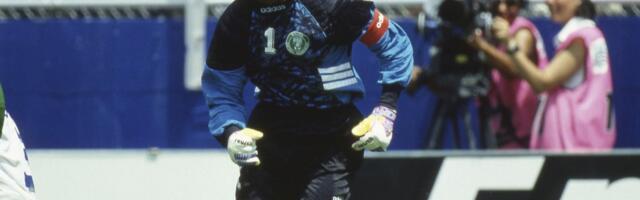 Умер легендарный вратарь сборной Нигерии, вошедший в историю футбола