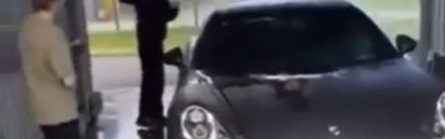 Эстонский футболист заставил работать мальчишек, кидавших яйца в его машину