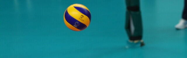 ЧЭ по волейболу: тартуский "Бигбанк" и выруский "Баррус" одержали победы в первых матчах