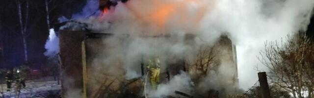 В Тартумаа при пожаре в жилом доме погибла женщина