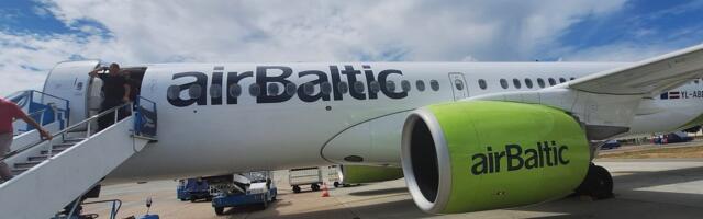 Департамент защиты прав потребителей исключил airBaltic из "черного списка"