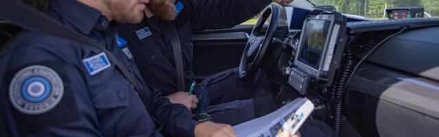 В Йыхви пьяный автоинструктор на учебной машине пытался скрыться от полиции