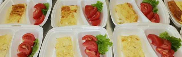 Мигранты в полученных обратно термосах находили мочу и экскременты