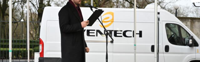 В День прав человека у здания Рийгикогу проходит акция против домашнего насилия