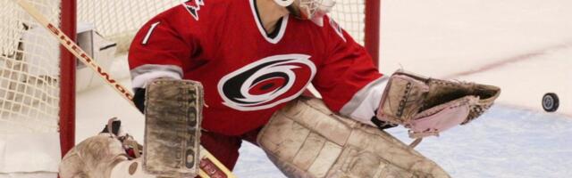 Легендарный латвийский хоккейный вратарь готов вернуть золотые медали ЧМ, завоеванные в составе СССР 