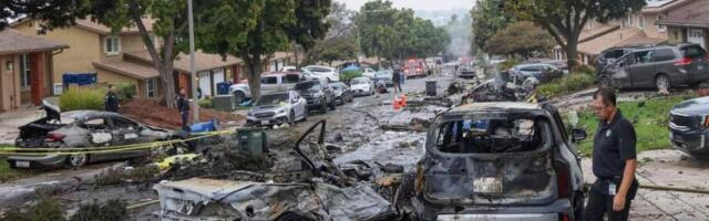 На жилой квартал в Калифорнии рухнул легкомоторный самолет