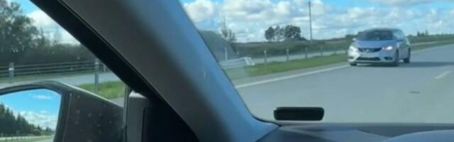 ВИДЕО | „Женщина за рулем решила, что ей плевать, и она поедет по встречке“. Машина неслась навстречу потоку на шоссе Таллинн–Нарва