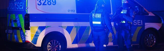 В Нарве автомобиль сбил пешехода, переходившего дорогу на зеленый свет