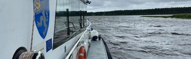 В отсутствие навигационных буев лодкам на реке Нарва остается полагаться только на GPS