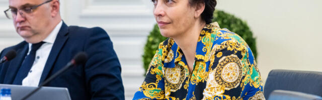 Центристы призвали министра Йоллер добровольно уйти за роскошный праздник беднеющей Кассы здоровья