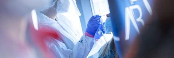 Рекорды тестирования: в Эстонии одного человека на коронавирус проверили 32 раза