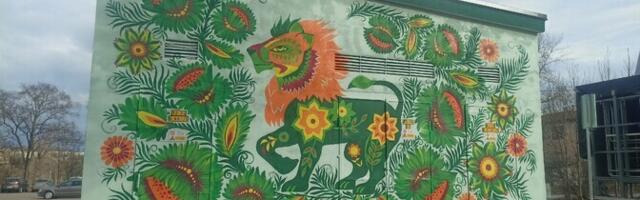 ФОТО и ВИДЕО: в Нарве появился посвященный экоактивистике из Кении мурал