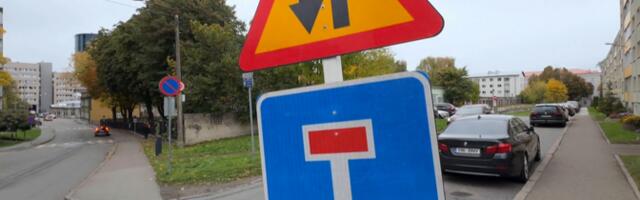 "Зеркало": на улице Ластекоду временный знак мешает пешеходам