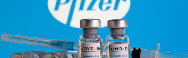 Pfizer изучит эффективность третьей дозы вакцины против новых штаммов