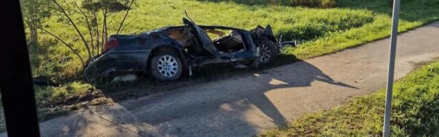 ВИДЕО | Латвийская молодежь снимала экстремальную поездку на BMW и попала в тяжелую аварию