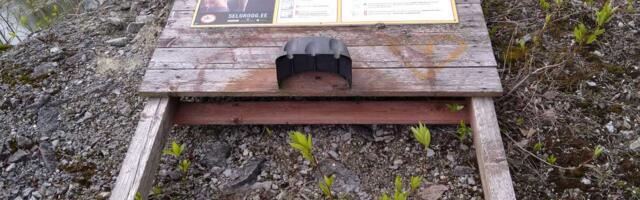 Спасательный департамент: сломанный стенд безопасности на воде может стоить кому-то жизни