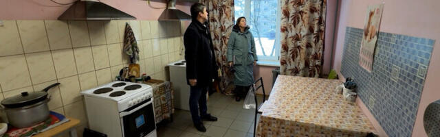 "Народу важно": в комнатах нарвских общежитий нет ни горячей воды, ни душа