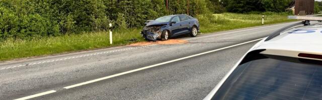 ФОТО | На шоссе Таллинн–Тарту в тяжелой аварии пострадали два человека