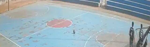 ВИДЕО | Молодой индийский баскетболист погиб — баскетбольная стойка рухнула во время слэм-данка