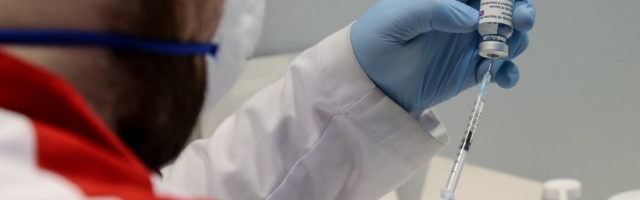 Завод в США остановит производство вакцины AstraZeneca после ошибки