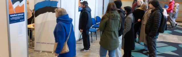 ФОТО | В субботу на избирательных участках в Ласнамяэ выстроились очереди