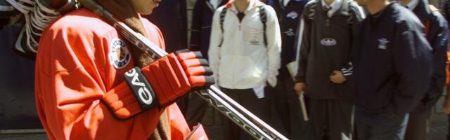 Первый хоккеист, сбежавший из СССР в НХЛ, введен в Зал славы. „Решил выпить чашечку кофе или стопку водки“