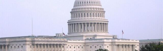 В США 750 000 госслужащих направлены в неоплачиваемый отпуск, полиция и медики работают в долг