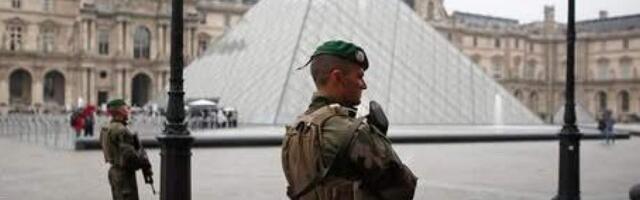 Грабители из Лувра предлагали израильской компании купить похищенные драгоценности