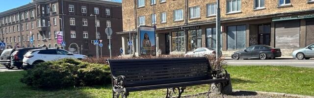 Александр Пушкин в Нарве остался без цилиндра. Но временно