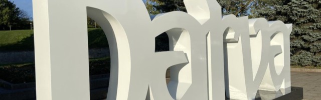 Топоним NARVA вернулся на место в антивандальном и всепогодном варианте