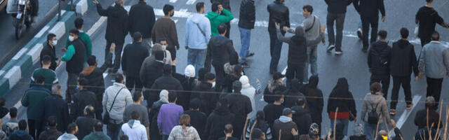 К протестному движению в Иране примкнули студенты