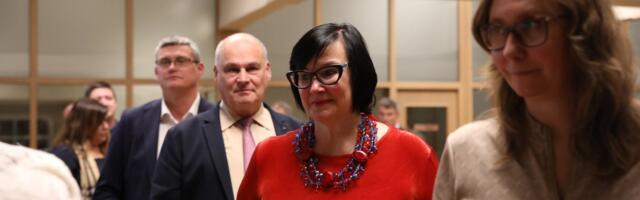 Сегодня горсобрание Нарвы вновь попытается утвердить состав горуправы: возможны неожиданности