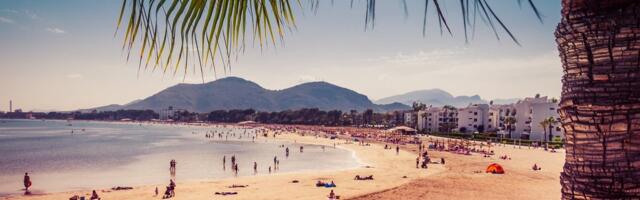 Верх не нужен! В этой части Испании и мужчины, и женщины смогут купаться топлесс