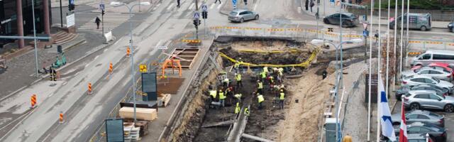 ФОТО | В центре Таллинна транспортные узлы частично раскопаны. Работы затягиваются из-за неожиданных обстоятельств