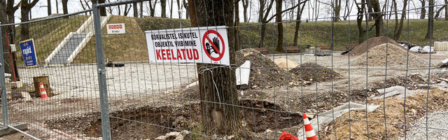 Нарвский Темный сад реконструируют с 2012 года, но и этим летом полностью не откроют, хотя обещали. Когда тогда?!