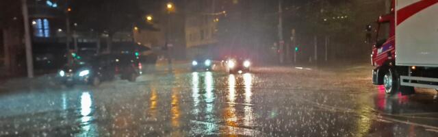 Грозовое предупреждение первого уровня направлено по всей Эстонии