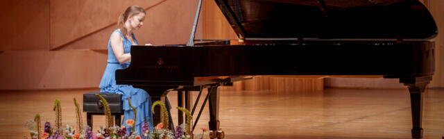 ФОТО: в большом зале EMTA представили новый концертный рояль Steinway