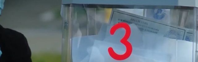 В Москве уволили вбросившую бюллетени председателя УИК